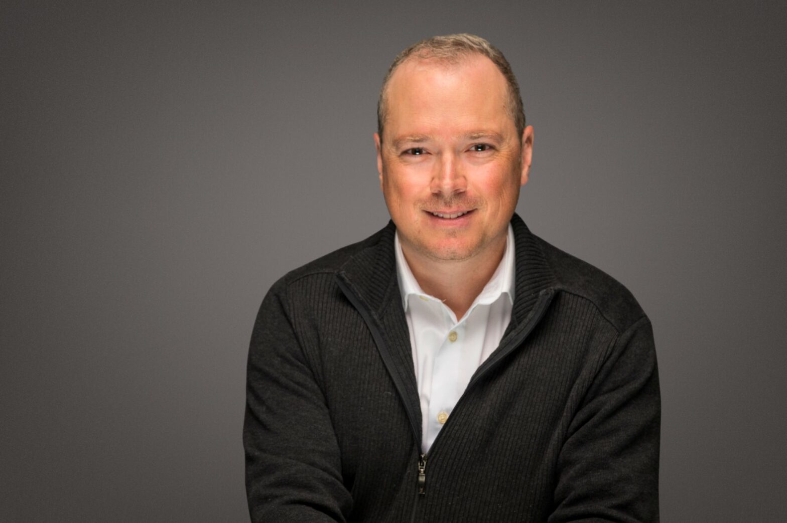 Montgomery Loewen - Male Psychotherapist & Couples Counsellor
